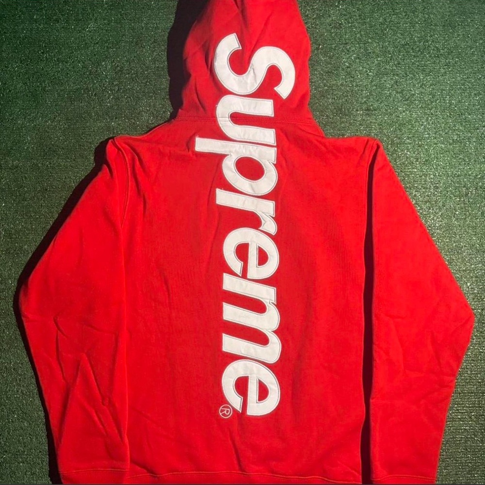 Red Supreme Satin Appliqué set - Picture 1 of 2
